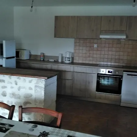Le Gite De Mayac,16 Rue Du Four A Pain, 24600 Villetoureix France Holiday home