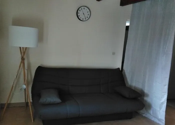Holiday home Le Gite De Mayac,16 Rue Du Four A Pain, 24600 Villetoureix France Mayac