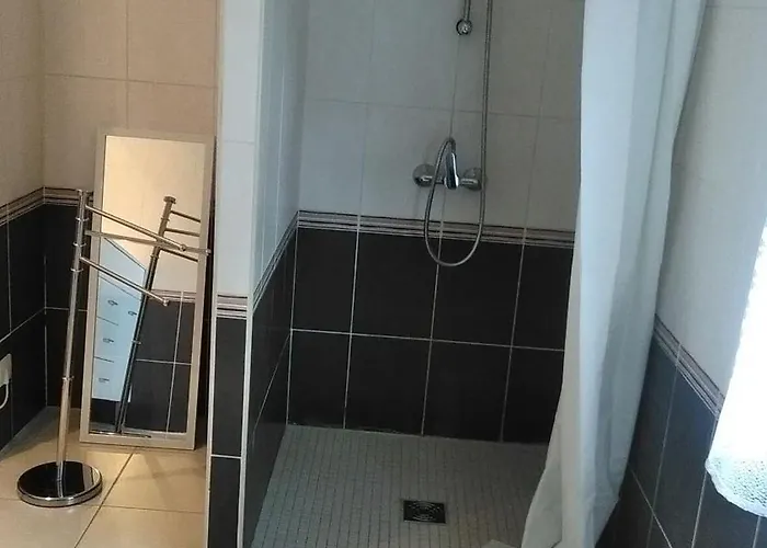 Le Gite De Mayac,16 Rue Du Four A Pain, 24600 Villetoureix France
